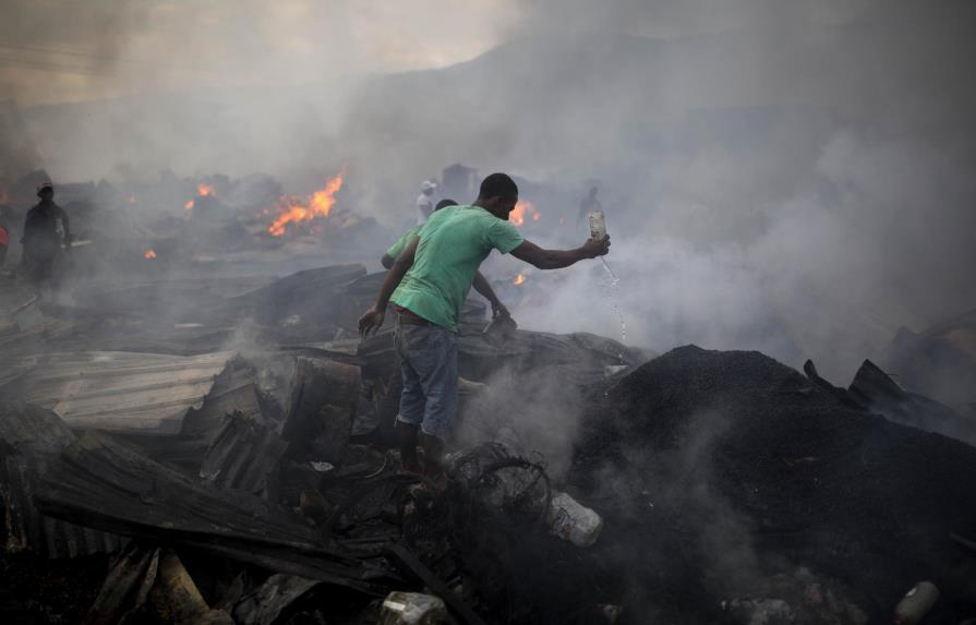 Un incendio consume otro mercado de la capital haitiana 