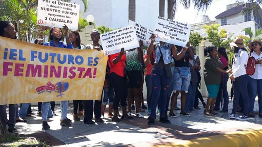 Un 79% está a favor de que el Código Penal permita el aborto en tres causales