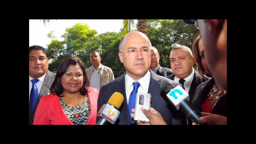 Domínguez Brito pide convocar al Comité Político y destituir a Félix Bautista y Díaz Rúa 