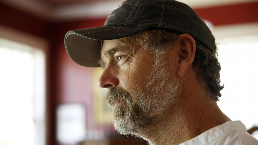 John Schneider sale de la cárcel en disputa de pensión