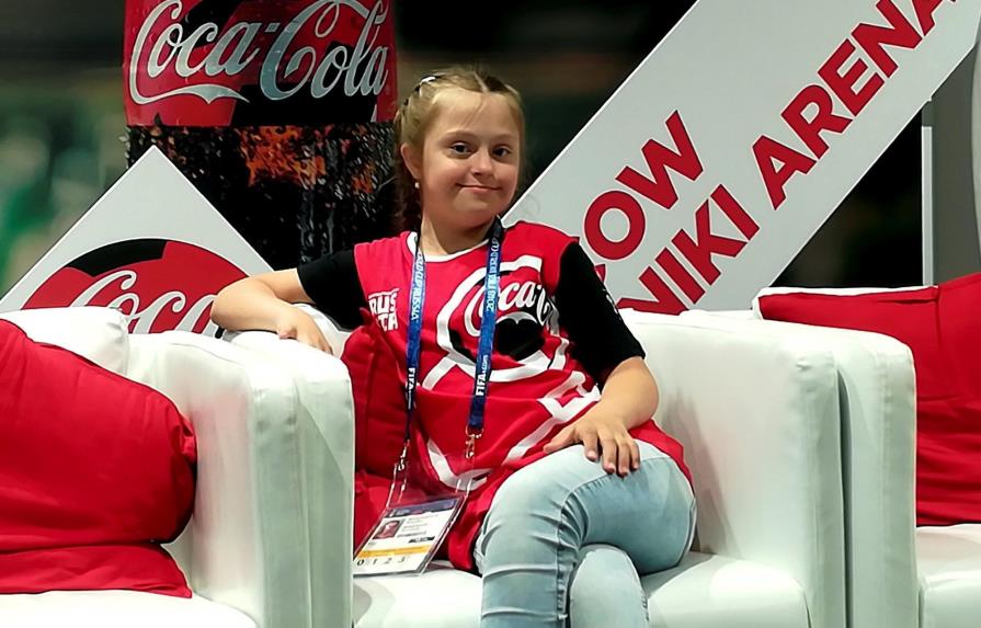 Una niña con síndrome de Down ayudará al árbitro en inauguración del Mundial