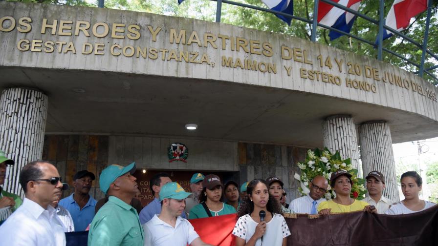 Rinden homenaje a los héroes del 14 junio de 1959