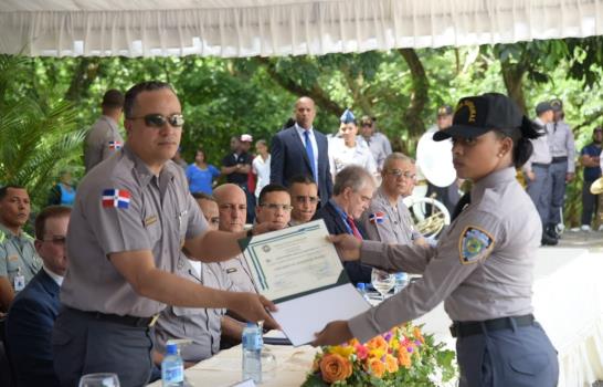 Policía Nacional gradúa 962 nuevos agentes