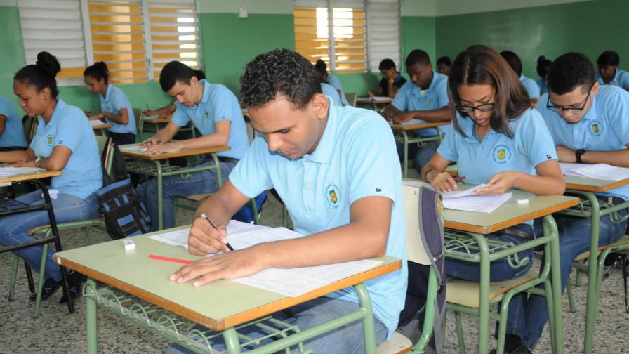 Minerd llama a primera convocatoria de Pruebas Nacionales 2018 