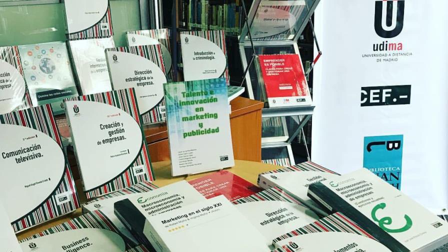 Españoles donan libros    a Biblioteca Juan Bosch