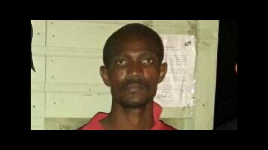 Condenan a 30 años a acusado de matar la madre de José Dantés Díaz