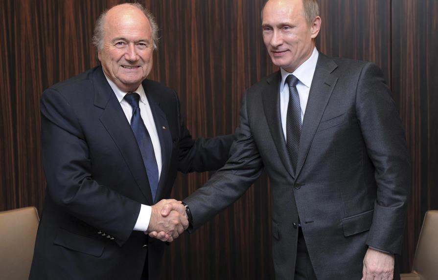 Joseph Blatter presenciaría Portugal-Marruecos, invitado por Putin