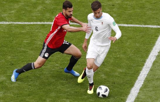 Uruguay gana 1-0 a un Egipto sin Salah en su arranque en el Mundial