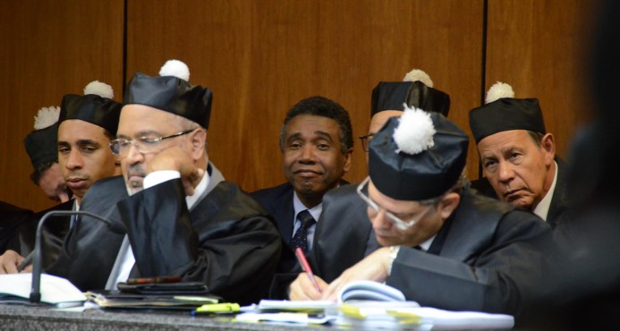 En 2014 el senador Bautista fue señalado por la Procuraduría General de la República por los delitos de desfalco, lavado de activos, prevaricación, uso de documentos falsos y otros delitos. 