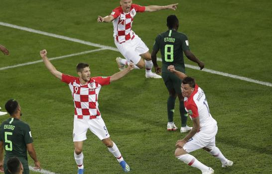 Croacia vence a Nigeria por 2-0 y lidera en solitario el Grupo D del Mundial