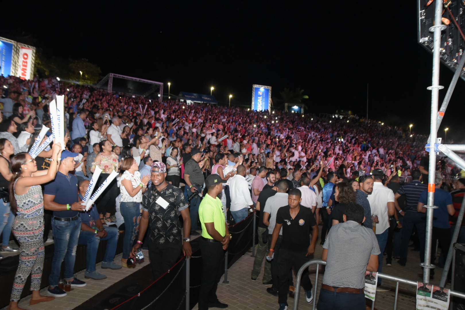 El público abarrotó el lugar