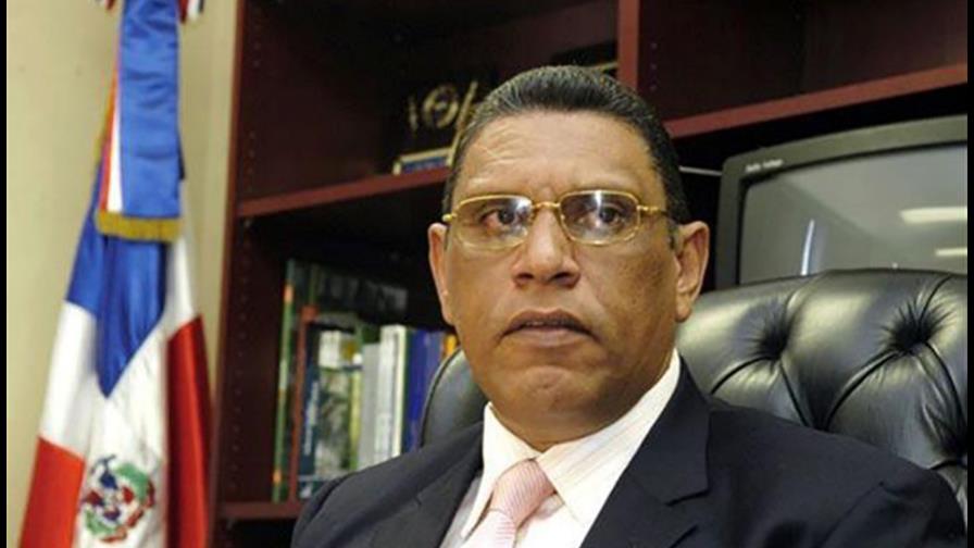 Chú Vásquez utilizaba a su esposa para ocultar dinero, dice la acusación