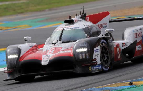 Alonso triunfa en su debut en las 24 Horas de Le Mans