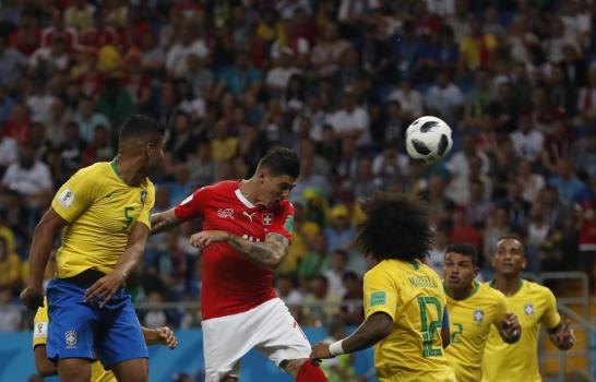 Brasil de Neymar solo empata 1-1 contra Suiza en su debut en Rusia-2018
