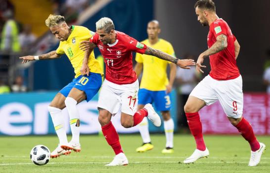 Brasil clama contra el árbitro mexicano tras empate contra Suiza