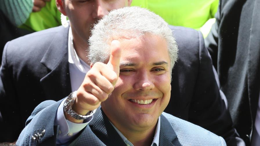 Duque lidera votación en Colombia según el primer boletín oficial