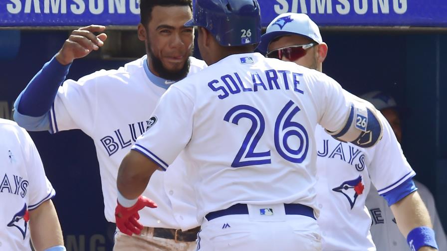 VIDEO: Teoscar Hernández la sacó y ayudó a Toronto a barrera a Washington