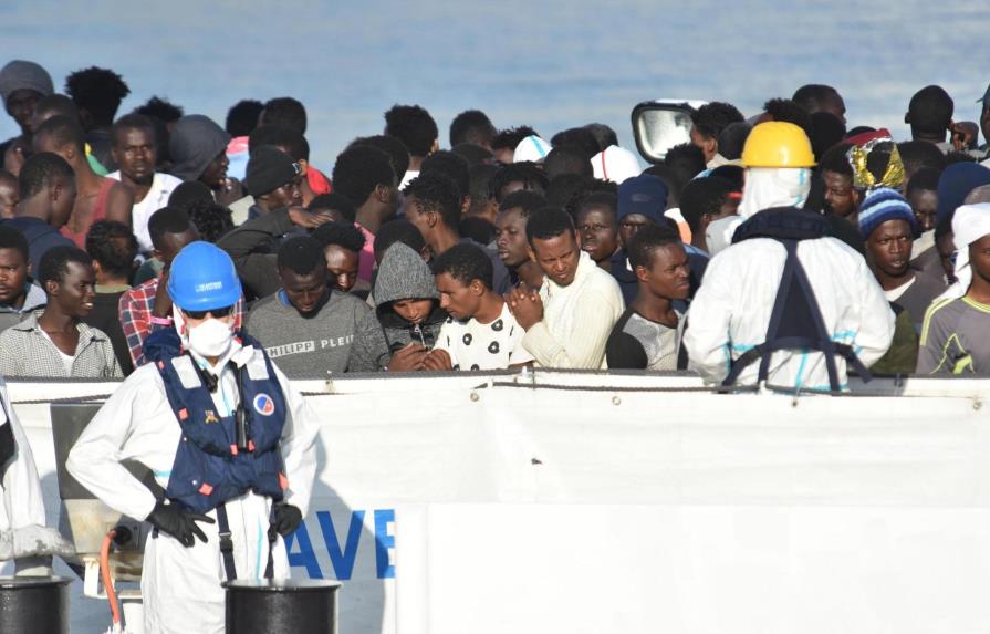 Francia y Libia “refuerzan su cooperación” para controlar flujo de migrantes