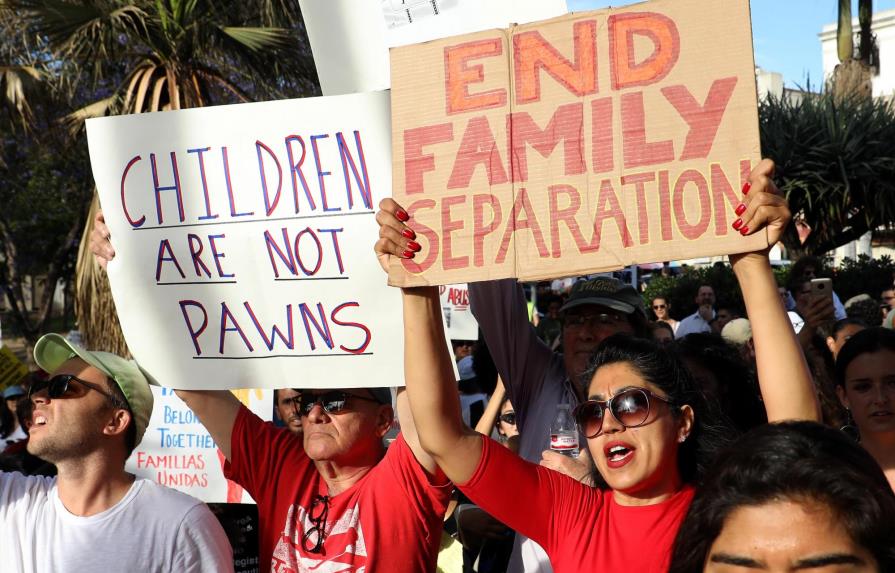 Separación de familias migrantes divide a los republicanos