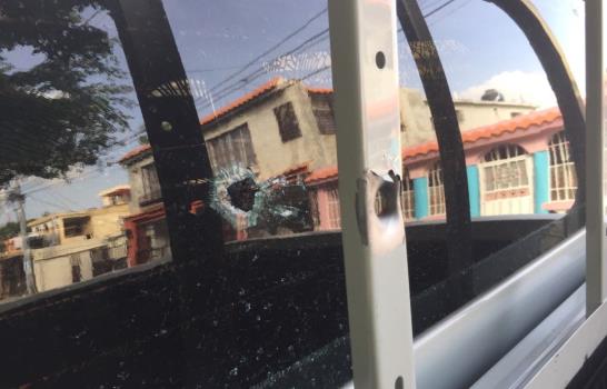 Desconocido agrede a tiros al vocero de la Alcaldía de Santo Domingo Este
