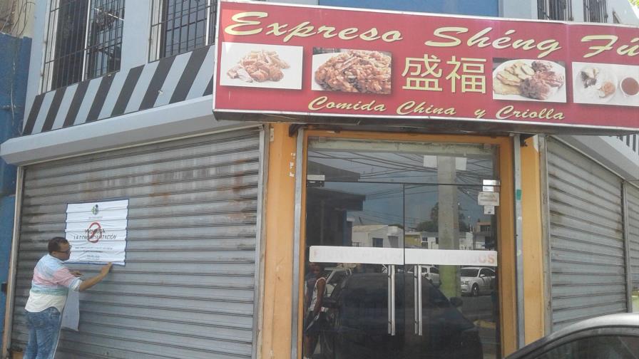 Pro Consumidor cierra tres restaurantes ubicados en la avenida Independencia