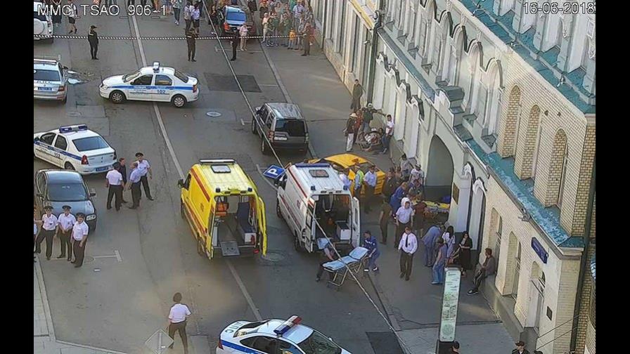  Kremlin, aliviado que no hubo muertes en accidente de taxi en Rusia 