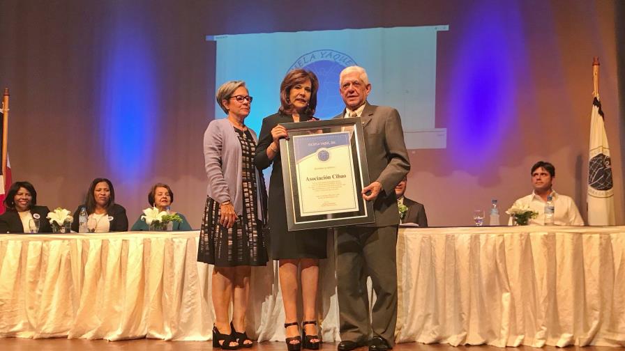 Reconocen a la Asociación Cibao por su aporte a la educación en Santiago