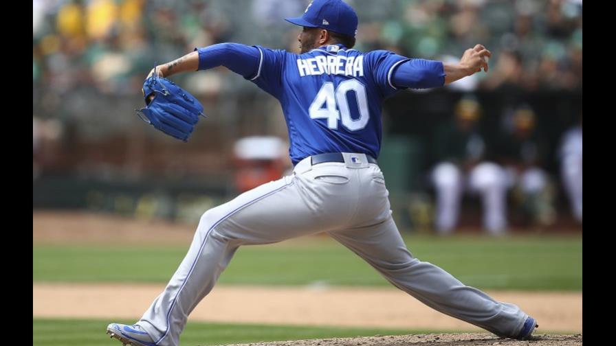 Los Nacionales adquieren a Kelvin Herrera de los Reales Los Nacionales adquieren a Kelvin Herrera de los Reales