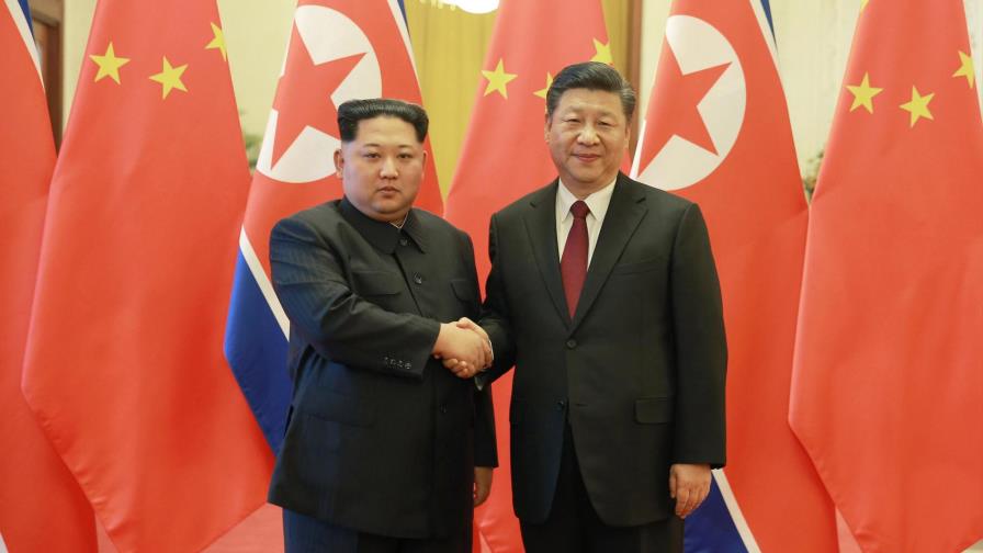 Kim Jong-un aterriza en China para informar a Xi de su reunión con Trump