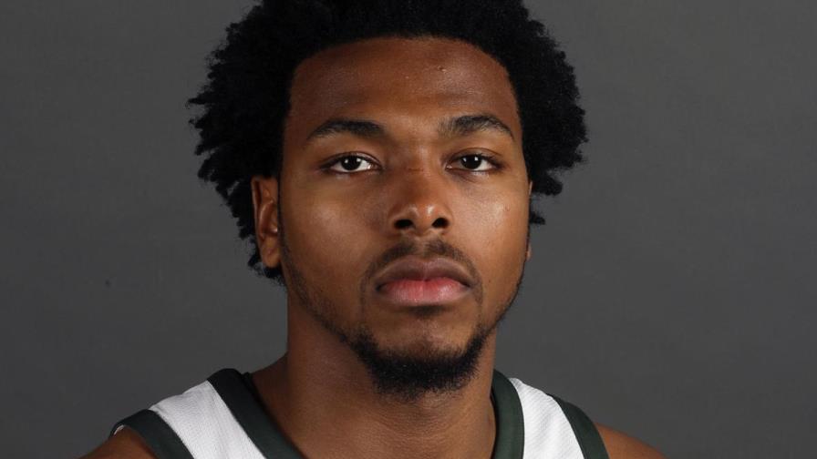 Jugador de la NBA arrestado demanda a policía de Milwaukee Jugador de la NBA arrestado demanda a policía de Milwaukee