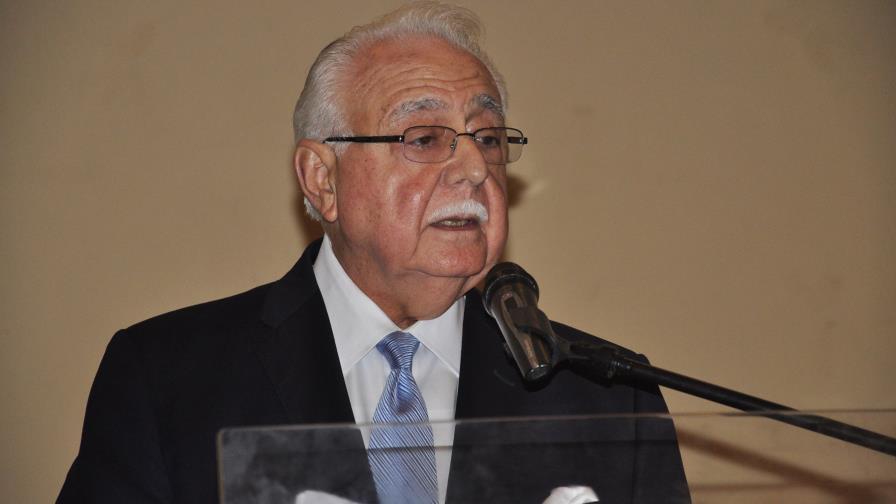 Antonio Isa Conde: hay que firmar el pacto eléctrico sea como sea