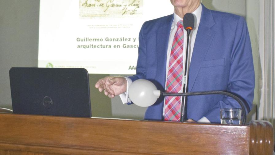 Moré aclara que Caro no se fue tras caída de la dictadura 