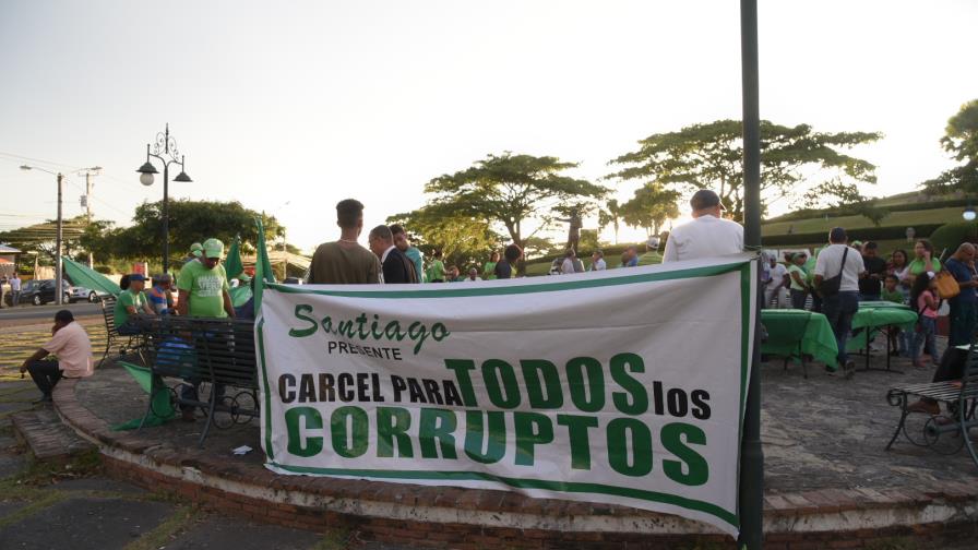 Policía impide instalen campamento Marcha Verde en Santiago Policía impide instalen campamento Marcha Verde en Santiago
