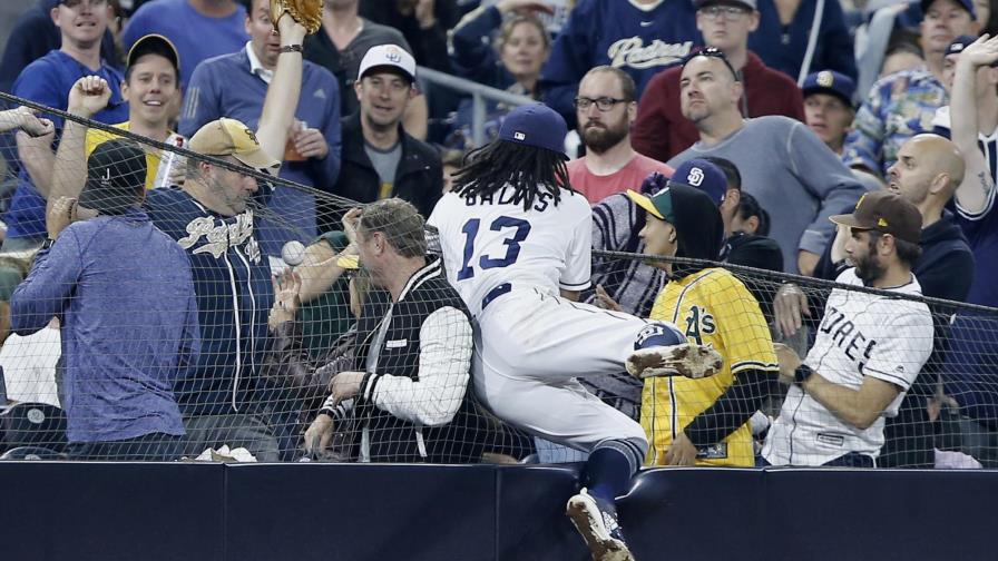 Atléticos vencen a Padres con jonrones de Piscotty y Lowrie Atléticos vencen a Padres con jonrones de Piscotty y Lowrie