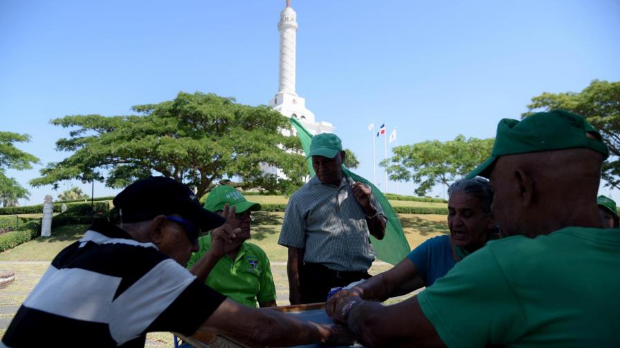 Marcha Verde instala campamento en Santiago a pesar de que la Policía se lo impidió ayer Marcha Verde instala campamento en Santiago a pesar de que la Policía se lo impidió ayer