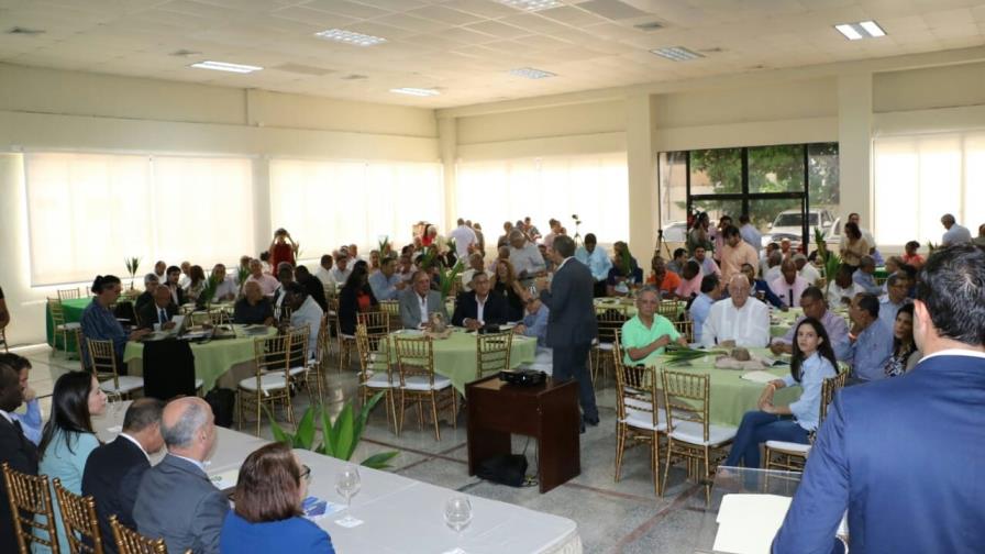 Realizan en el país conferencia internacional del coco