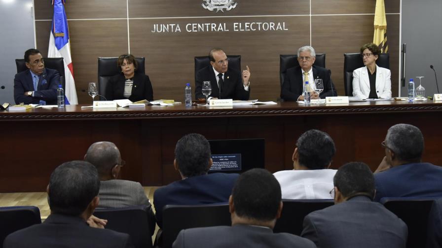 La JCE ordena suspender proselitismo; la medida provoca reacciones