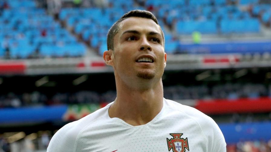 Ronaldo vuelve a anotar y queda como máximo goleador del Mundial Ronaldo vuelve a anotar y queda como máximo goleador del Mundial
