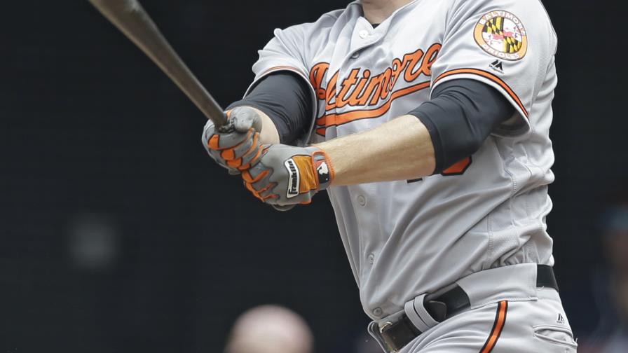 Mark Trumbo jonroneó en la victoria 3-0 de Orioles sobre Nacionales