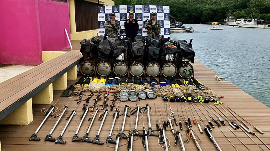 Colombia inmoviliza barco con 49 dominicanos por pesca ilegal