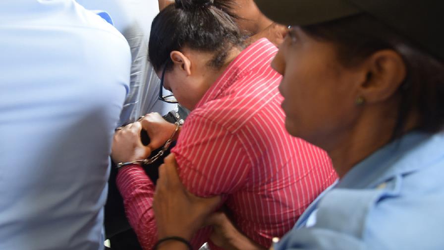 Dictan tres meses de prisión a esposa de Donni Santana por complicidad en violación de menor