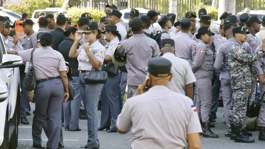 Director de la Policía Nacional dice ha cancelado a 1,400 por faltas