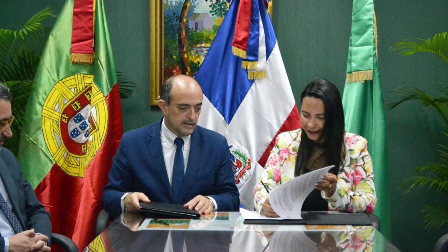 El IIBI de República Dominicana firma acuerdo con politécnico de Portugal