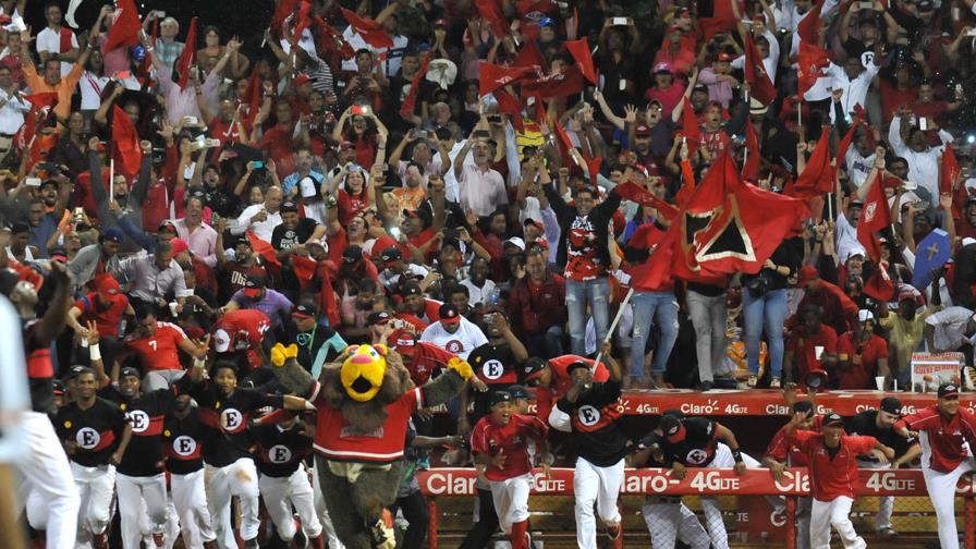 Los Leones del Escogido apertura venta de abonos e incluye descuentos