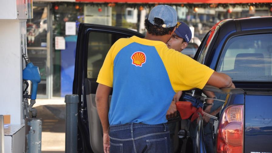 Bajan entre RD$1.00 y RD$4.00 precios de los combustibles, exceptuando gas natural Bajan entre RD$1.00 y RD$4.00 precios de los combustibles, exceptuando gas natural