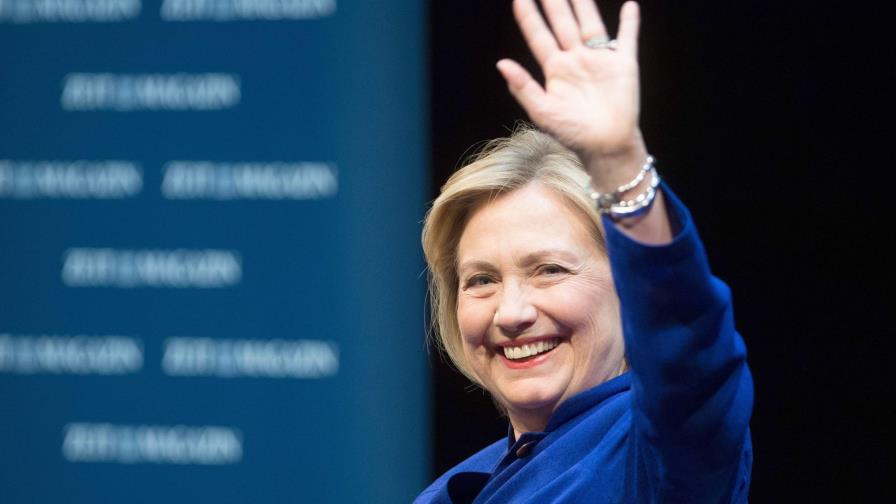 Hillary Clinton avisa contra los intentos de crear sociedades “autoritarias”