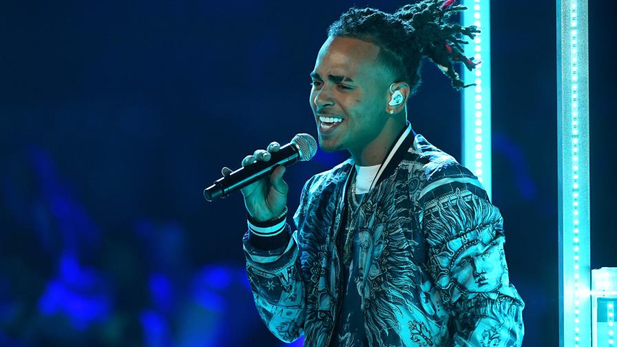 Ozuna canta para los dominicanos