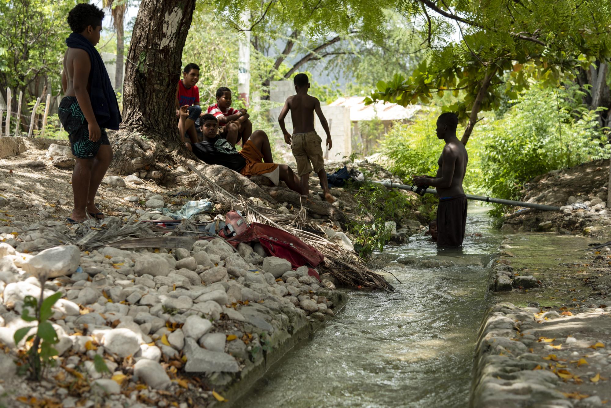 El agua es abundante, pero no para el consumo humano.