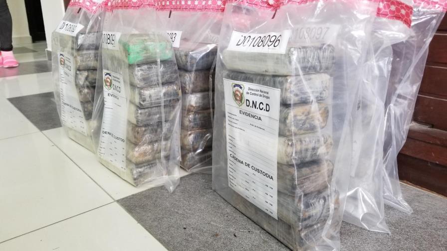 Ocupan 60 paquetes de cocaína y detienen a cuatro personas