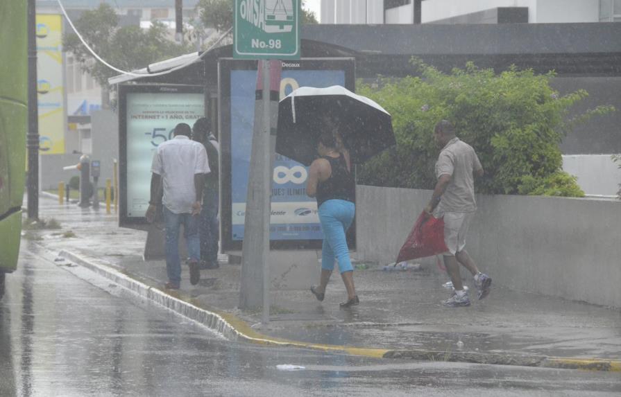 Las lluvias seguirán este sábado por vaguada y onda tropical